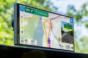 Путешествуйте с комфортом: автонавигатор Garmin Drive со сверхшироким дисплеем фото