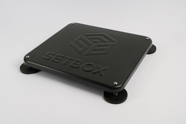 Комплект Starlink Mini для авто: термінал у захисному чорному корпусі + адаптер живлення 12 V